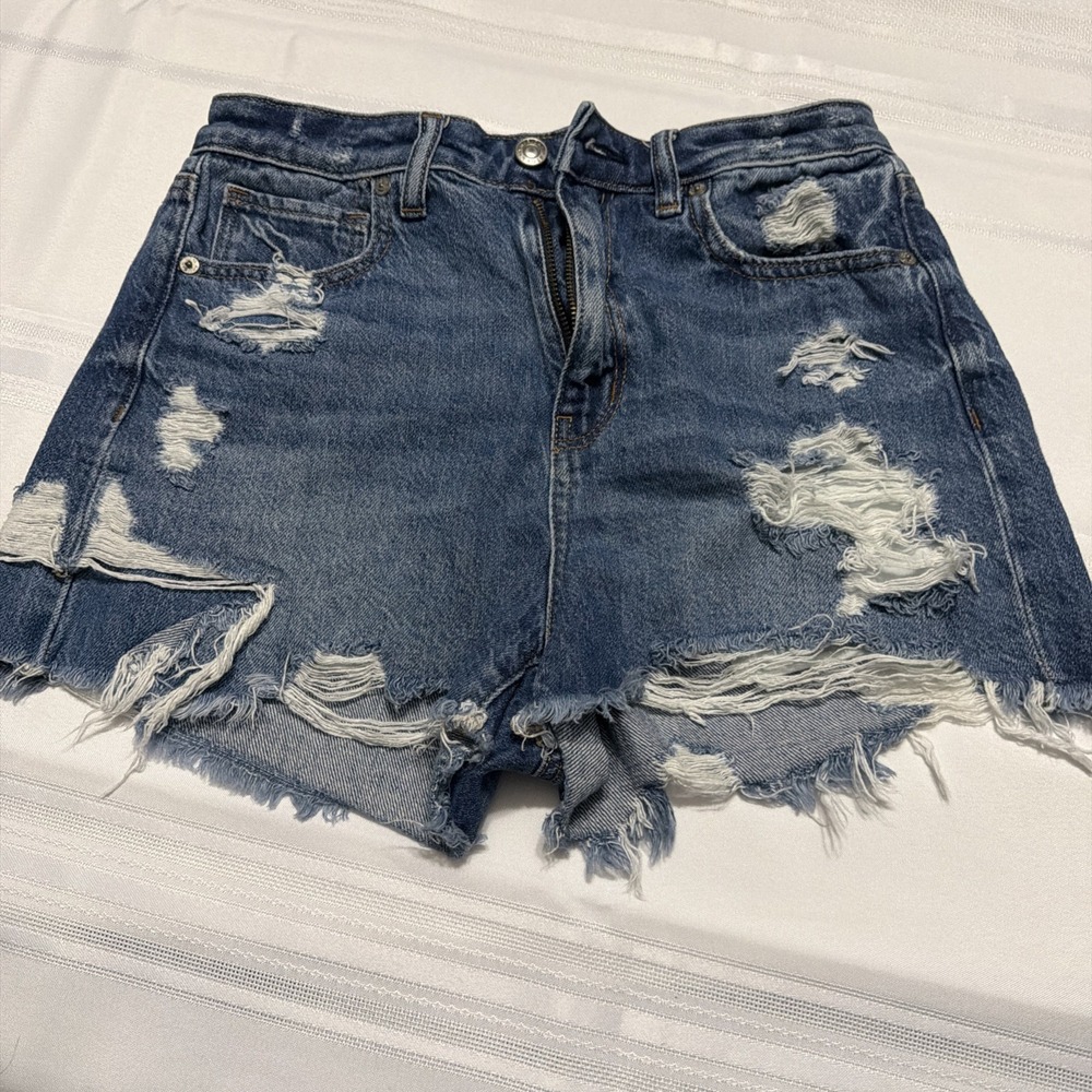 American Eagle Distressed Denim Shorts Medium Wash Comfort Stretch Size 4